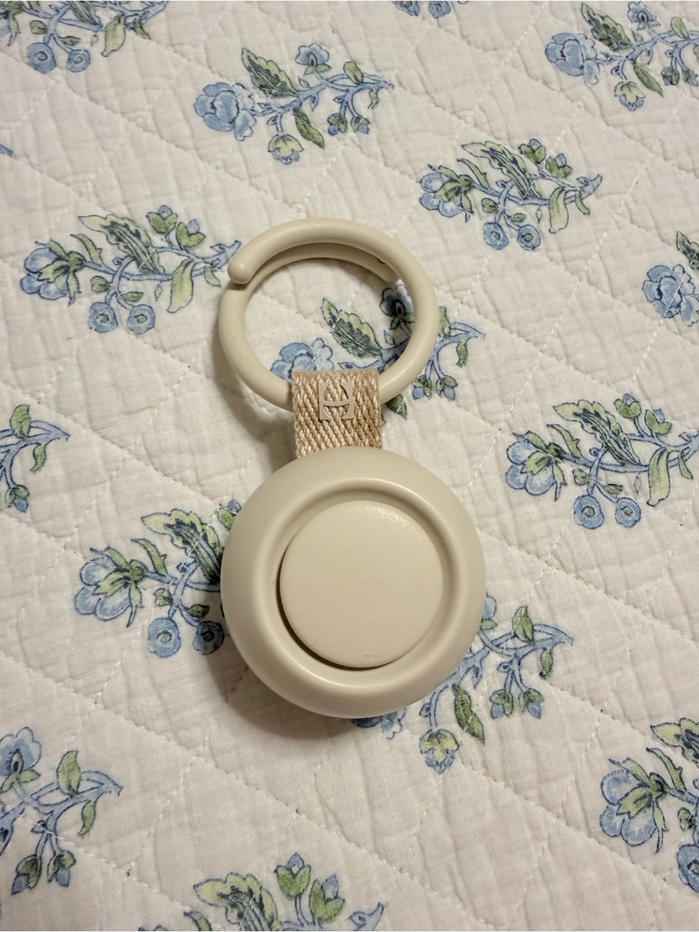 Hatch Go Portable Sound Machine & Sleep Soother for Babies & Kids